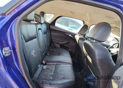 2014 Ford Focus Se z USA, uszkodzony, nr VIN 1FADP3K28EL390662